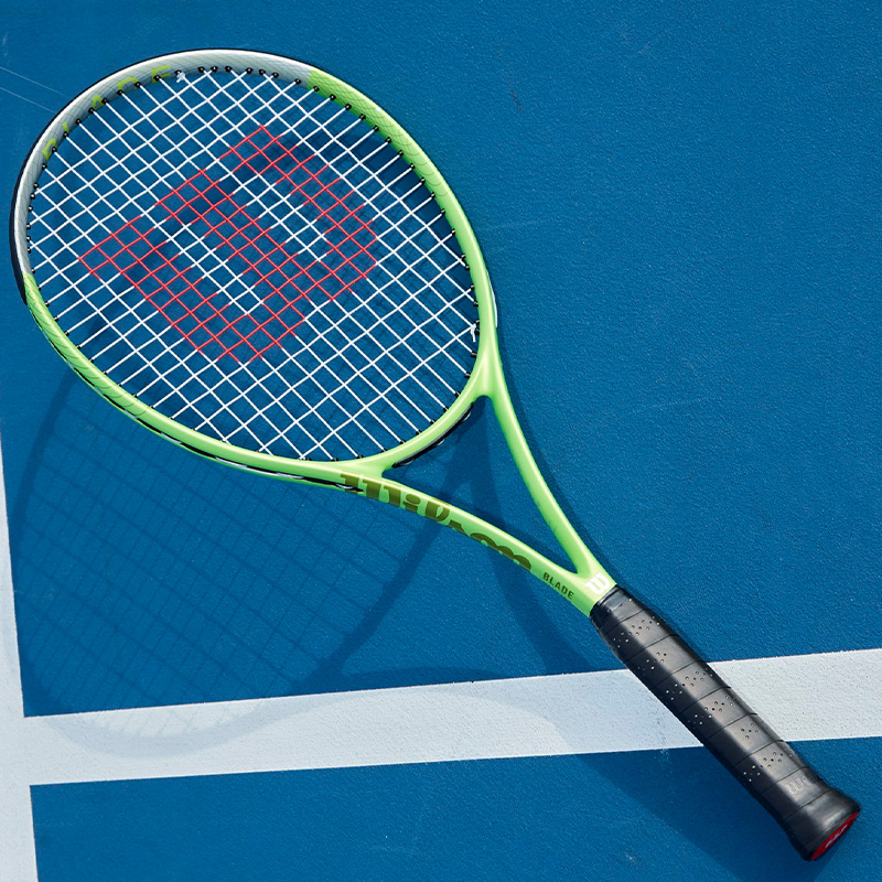 Wilson Blade Feel RXT 105 Tennis Racket